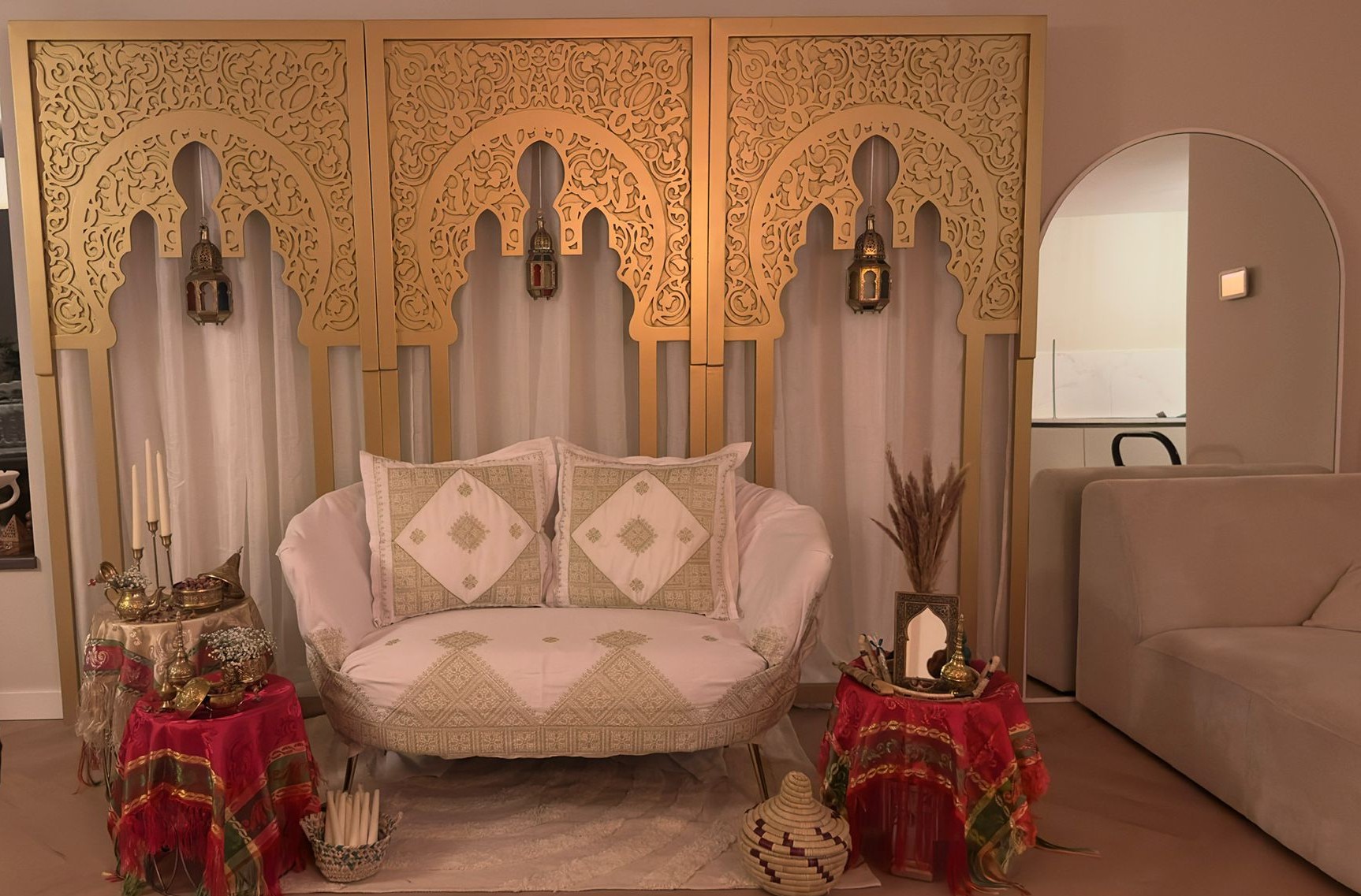Elegant wedding and ceremony decor